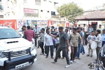 Pandavulu-Pandavulu-Tummeda-Team-Visits-Theatres-in-Hyderabad